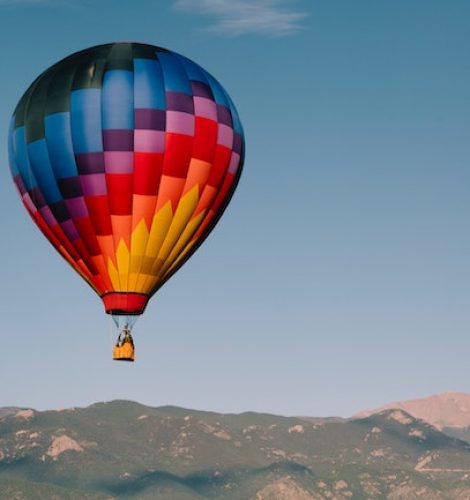 Hot air balloon near Arizona vacation home